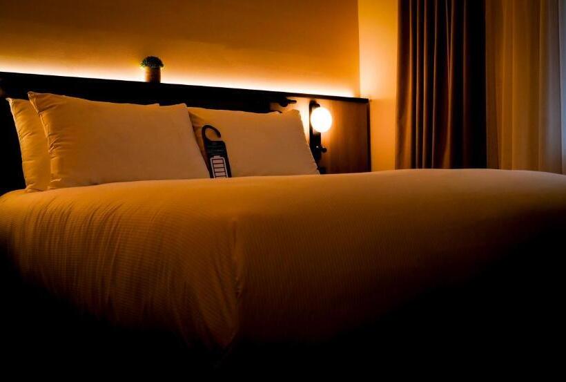 Студио Стандарт Кровать Кинг, Southgate Hotel London