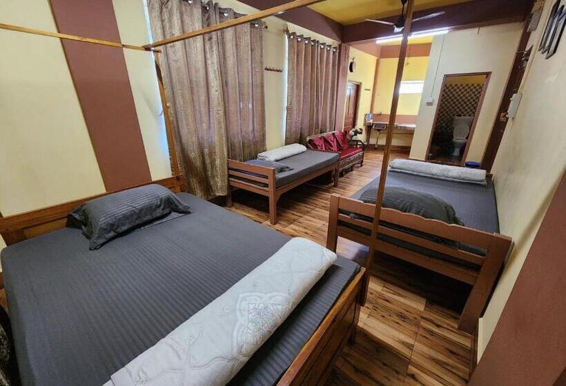 Семейный Номер, Reba Food And Lodging Dawki
