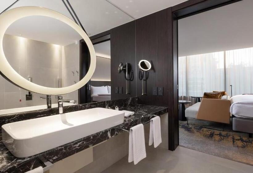 اتاق استاندارد با تخت بزرگ برای معلولان, Intercontinental   Ljubljana, An Ihg