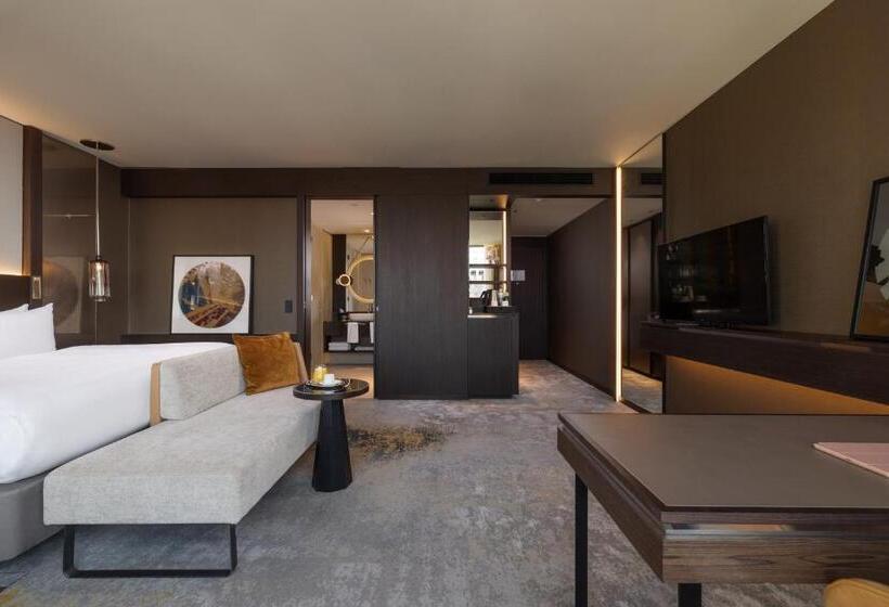 اتاق سوپریور با تخت بزرگ, Intercontinental   Ljubljana, An Ihg