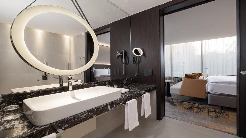 اتاق استاندارد با تخت بزرگ برای معلولان, Intercontinental   Ljubljana, An Ihg
