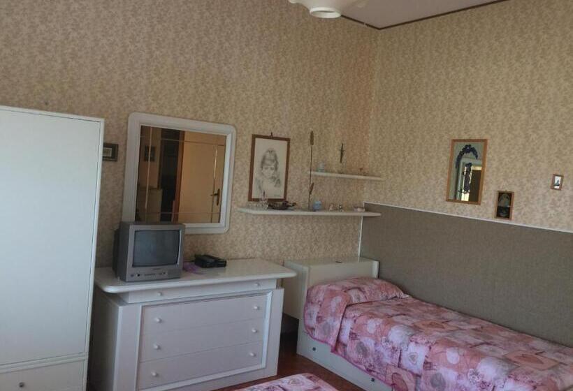 اتاق استاندارد با سرویس بهداشتی مشترک, B&b Dai Nonni