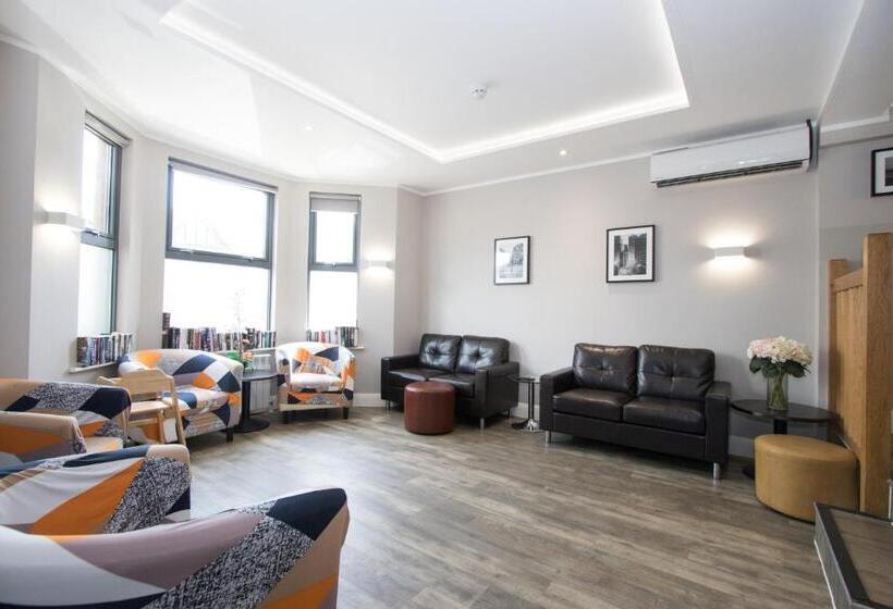 Апартаменты 1 Спальня, Westciti Caroco Apart