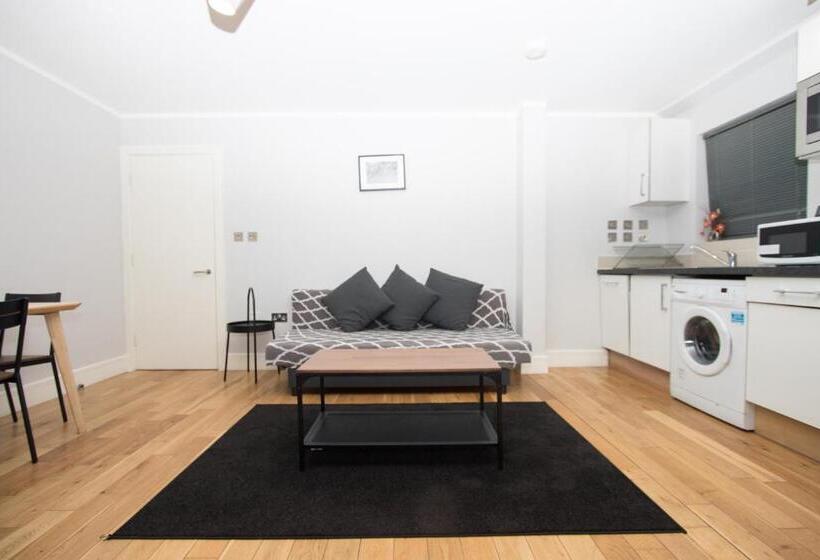 Апартаменты 1 Спальня, Westciti Caroco Apart