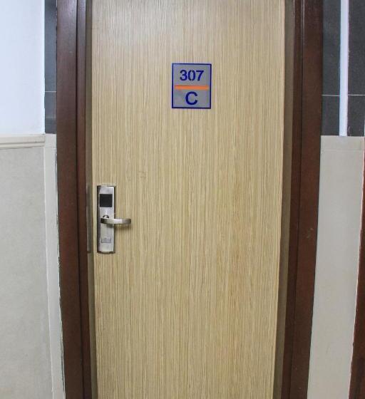 Standard Room, Laforge