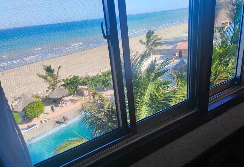 استودیوی سوپریور, Serene Beach Resort