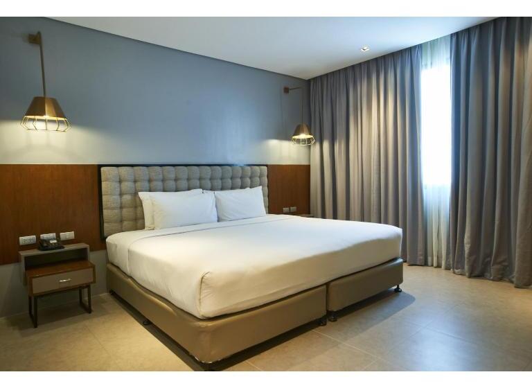 스탠다드 룸 킹사이즈 침대, Summit Galleria Cebu