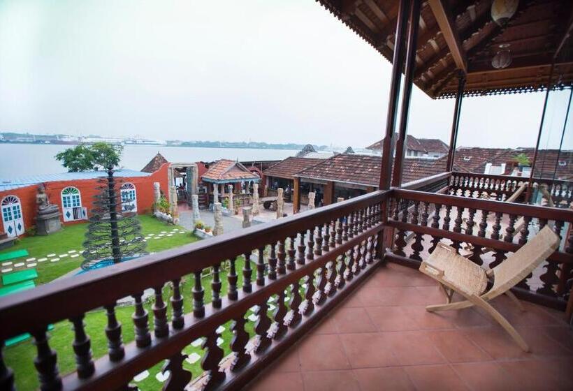 Люкс Вид на Море, Ginger House Museum