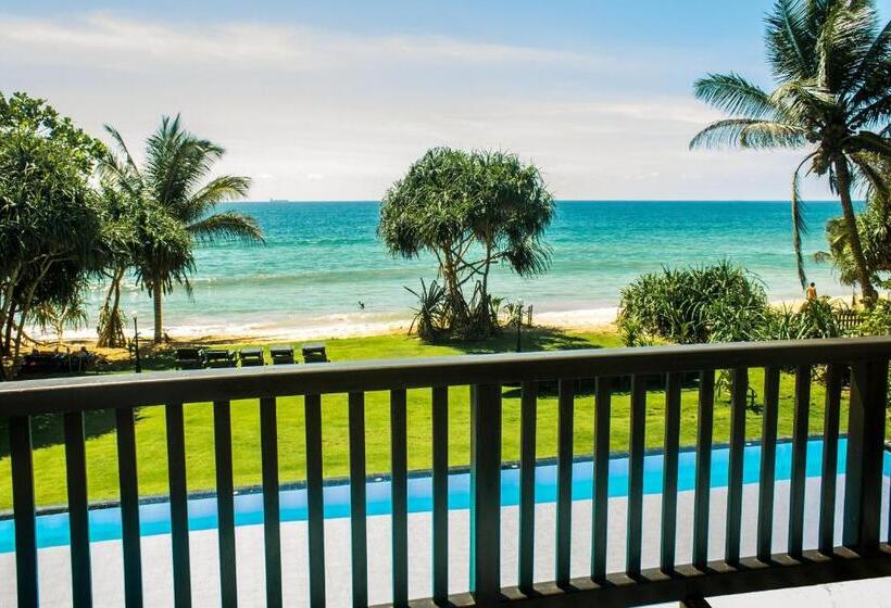 חדר דלוקס לשלושה עם נו לים, Serendib Beach