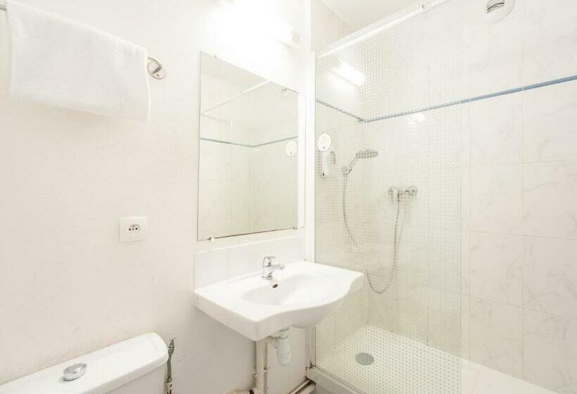 Номер Стандарт, B&b Hotel Saclay