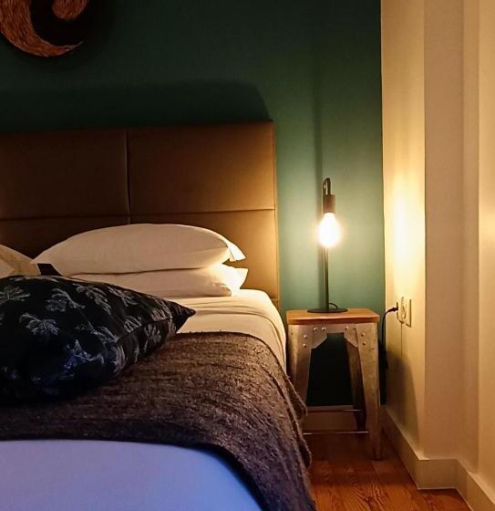 اتاق خانوادگی, Aveiro Rossio Lodge