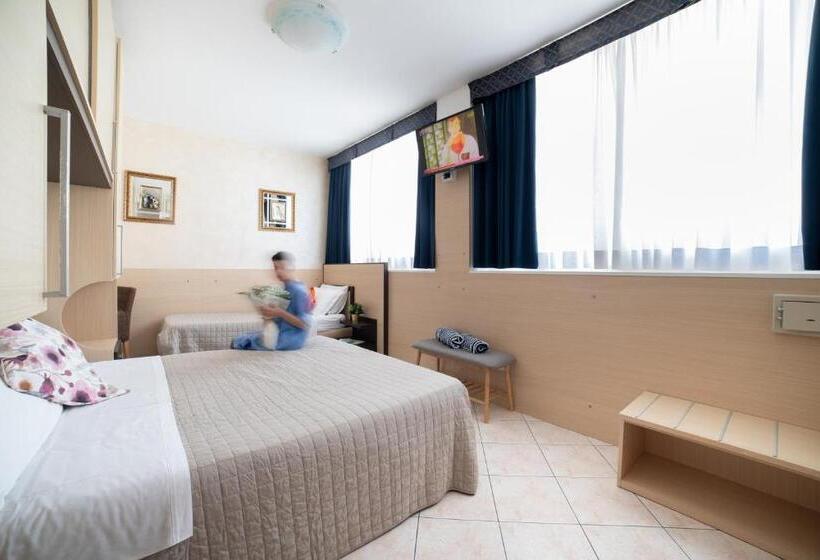 اتاق استاندارد سه نفره, Casa Merano Residence & Ristorante Bibione Centro