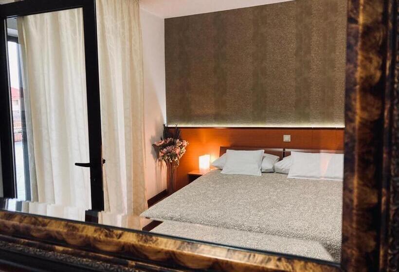 اتاق اکونومی, Sobe/rooms Riva