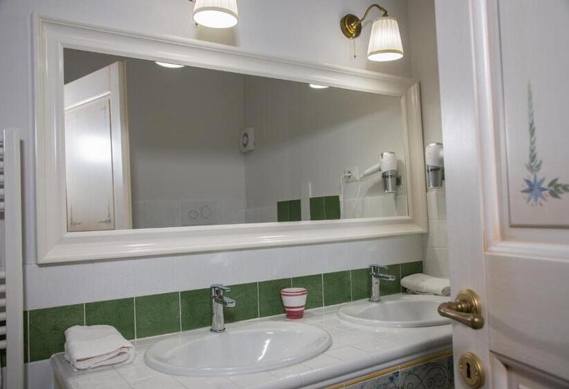 Номер Deluxe Кровать Кинг, Via Roma 205
