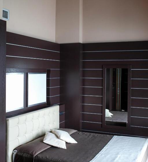 Suite with lake view, Aurora