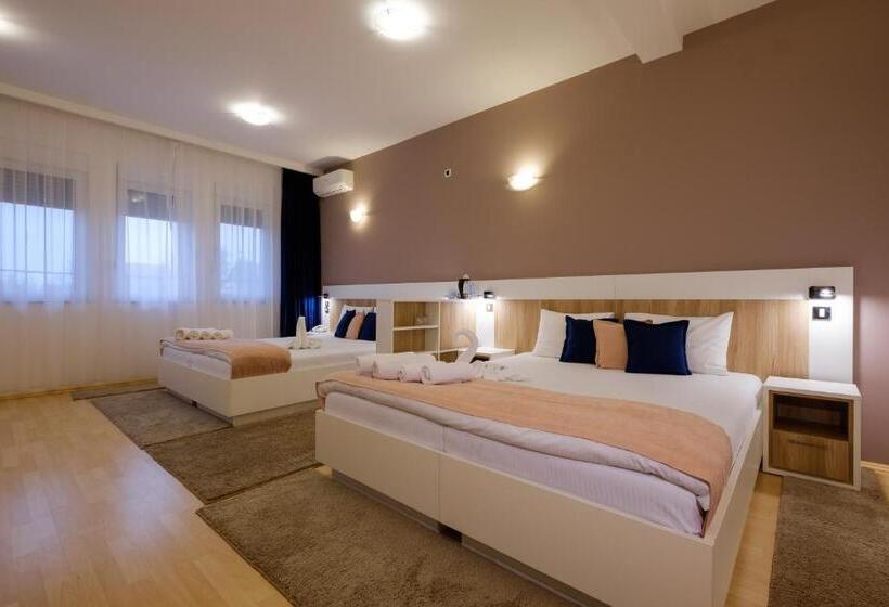 اتاق خانوادگی, Airport Hotel Garni