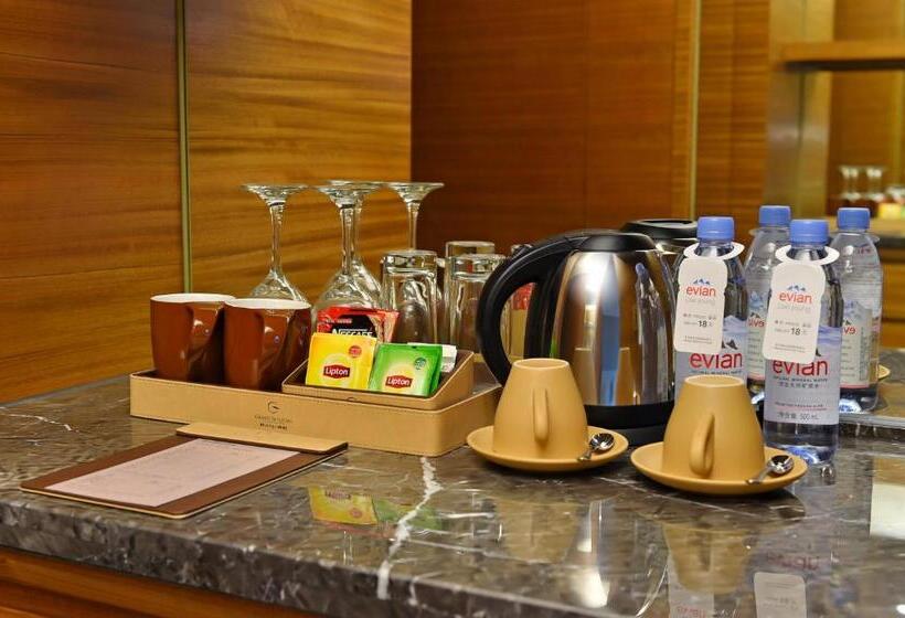 سوییت لوکس, Grand Skylight International Hotel Huizhou