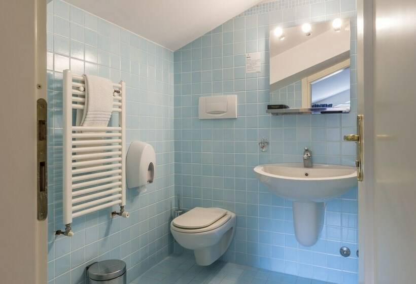 اتاق استاندارد سه نفره, Albergo Il Giardino Del Rio