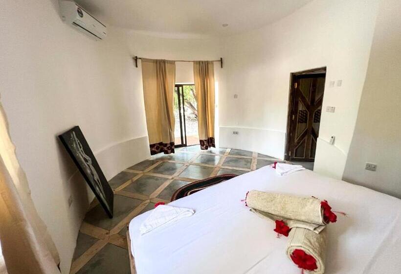 اتاق لوکس با چشم‌انداز دریا, Kinazi Upepo Beach Eco Lodge