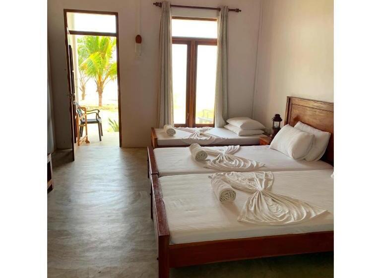 Номер Стандарт Трехместный, Pearl Oceanic Resort   Trincomalee