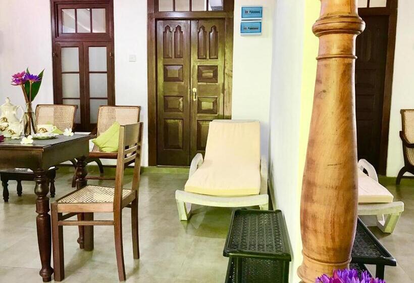 Номер Deluxe Вид на Сад, Walauwa The Villa Ahungalla