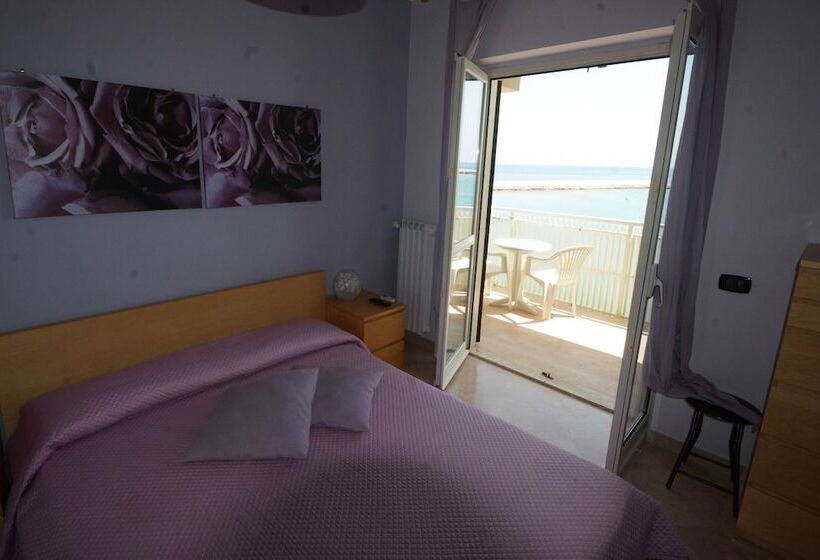 オーシャンビュースタンダードルーム, B&b La Baia Sul Mare
