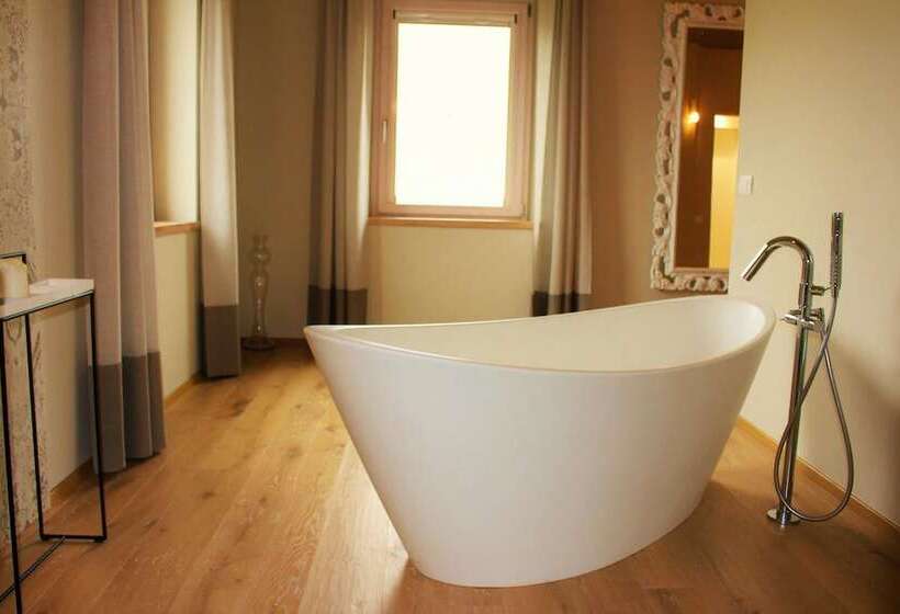 Люкс, Amico Country House
