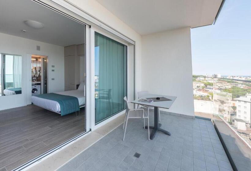 Люкс 2 Спальни, Hesperia Hotel & Residence