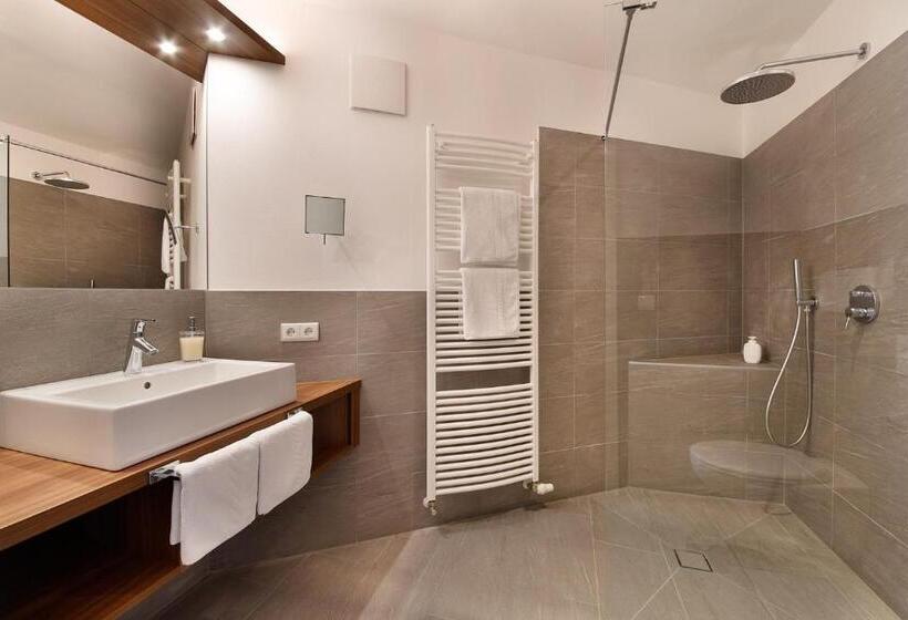 Komfortzimmer mit Balkon, Appartement Kroneliving