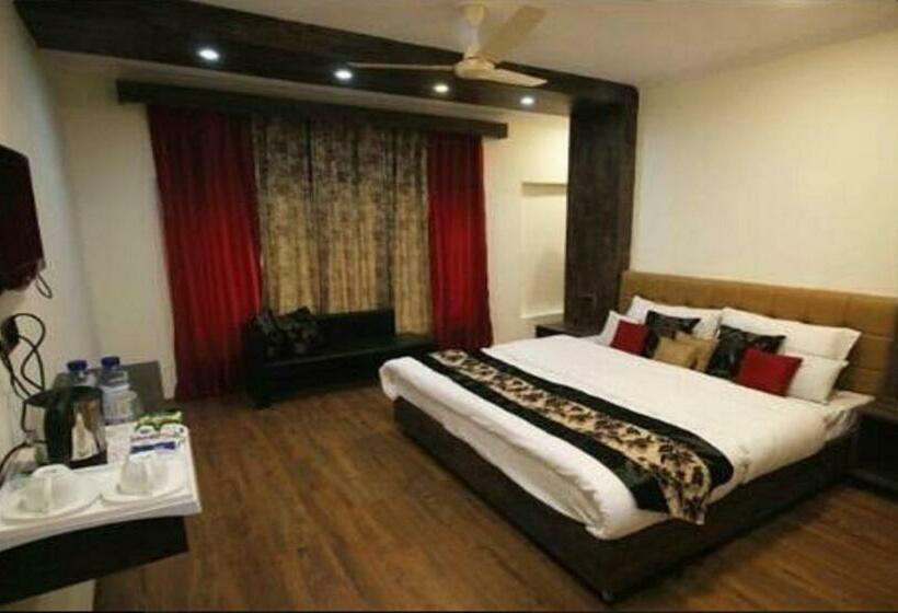 Deluxe Room, Green Leaf Srinagar