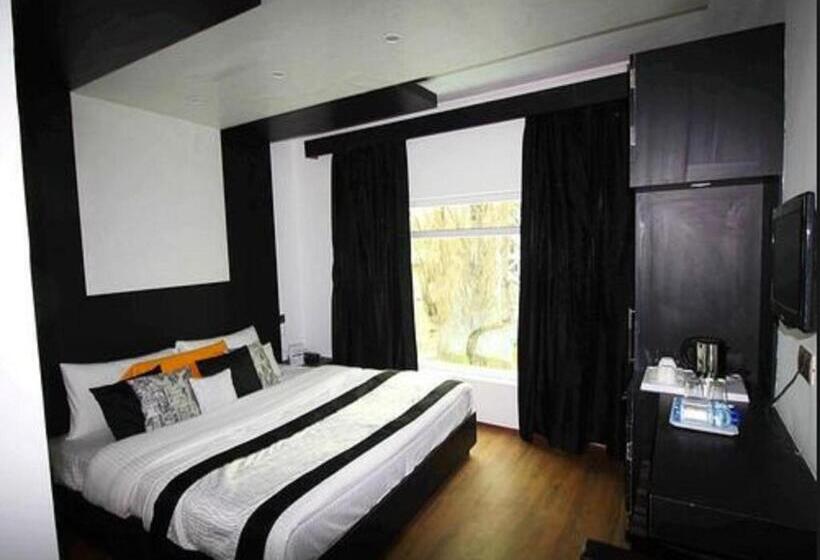 Deluxe Room, Green Leaf Srinagar