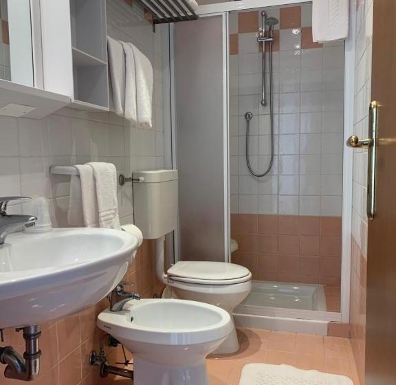 Standard Connecting Room Sea View, Nizza Frontemare Superior 3 Stelle