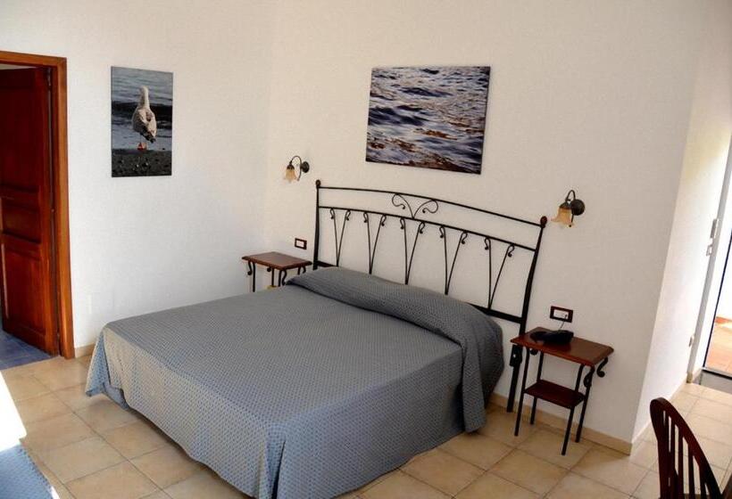 Номер Стандарт Трехместный, Punta Barone
