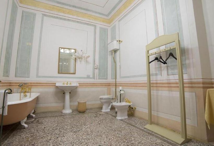 Полулюкс Вид на Сад, Villa Cigolotti