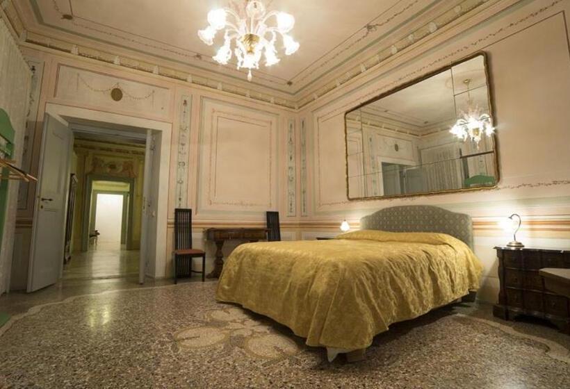 Полулюкс Вид на Сад, Villa Cigolotti