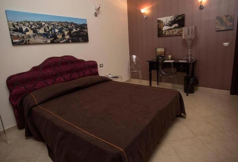 اتاق استاندارد با بالکن, Regalpetra
