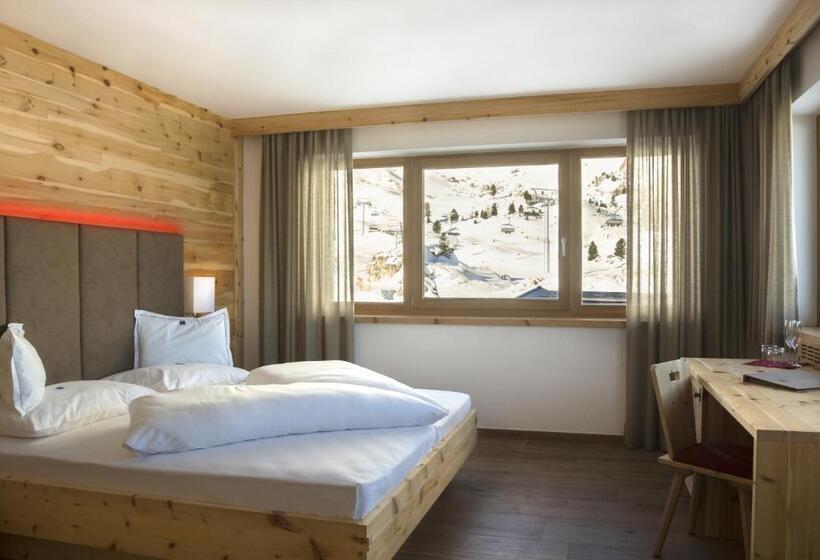 Junior Suite met Uitzicht, Passo Sella Dolomiti Mountain Resort