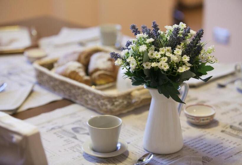 Номер Стандарт, B&b Al Colle