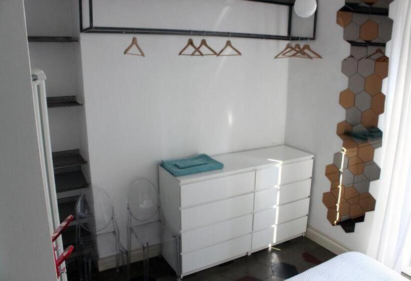 جناح, Bamboo Eco Hostel