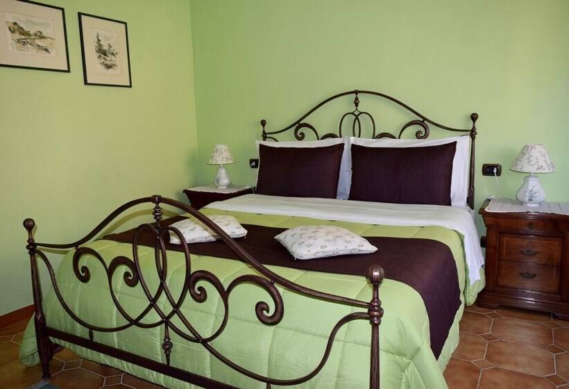 اتاق لوکس, Villamena