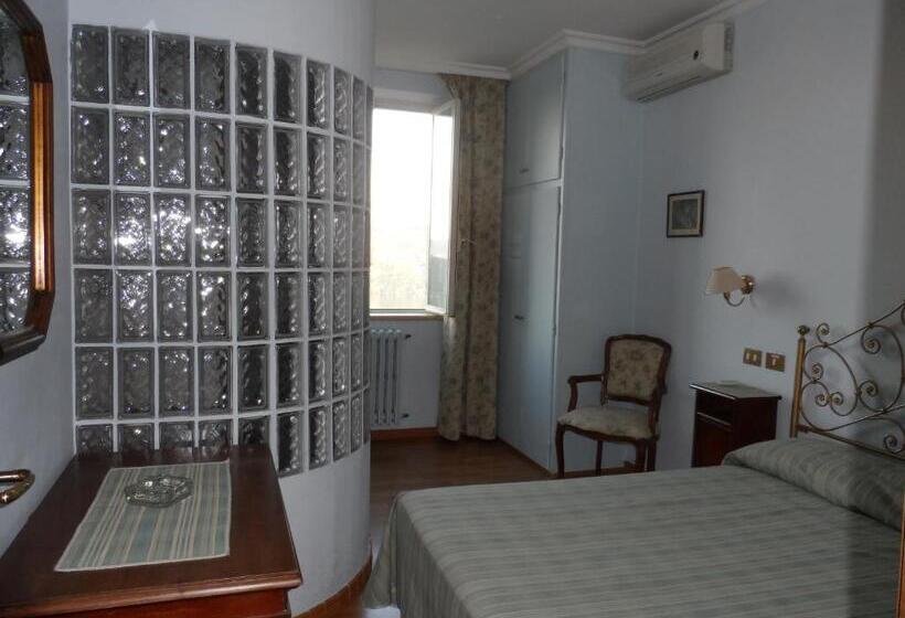 标准间带湖景, Albergo Lucia Pagnanelli