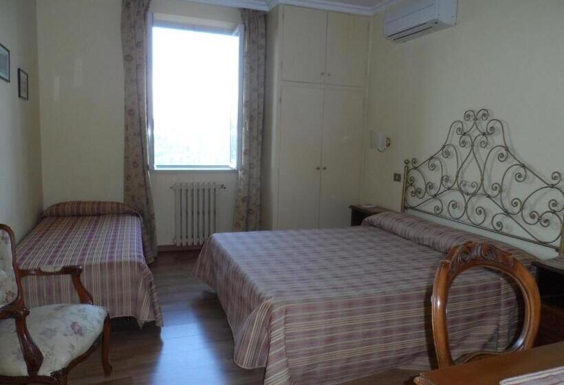 标准三人间, Albergo Lucia Pagnanelli