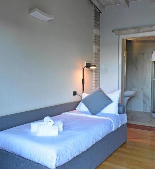 اتاق استاندارد سه نفره, Villa Pioppi