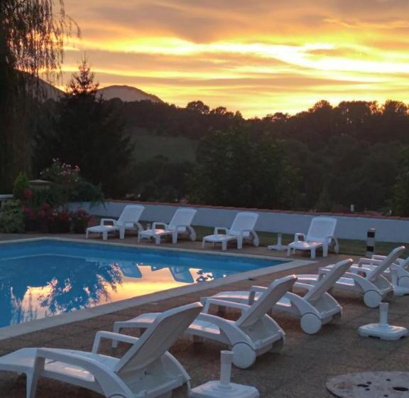 Номер Стандарт, Hôtel Camou