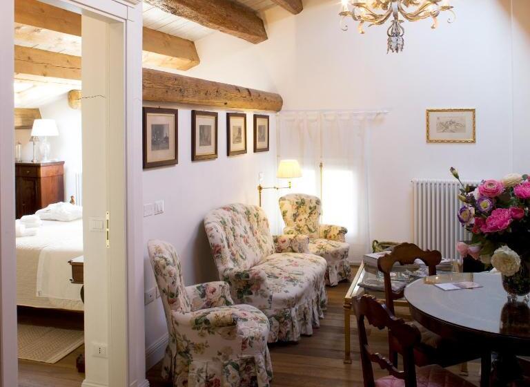 سوییت, M Club De Luxe B&b