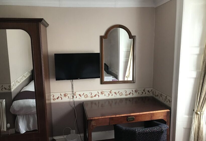 Номер Superior, The Crown