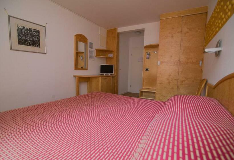اتاق استاندارد, Bed&breakfast Saturn
