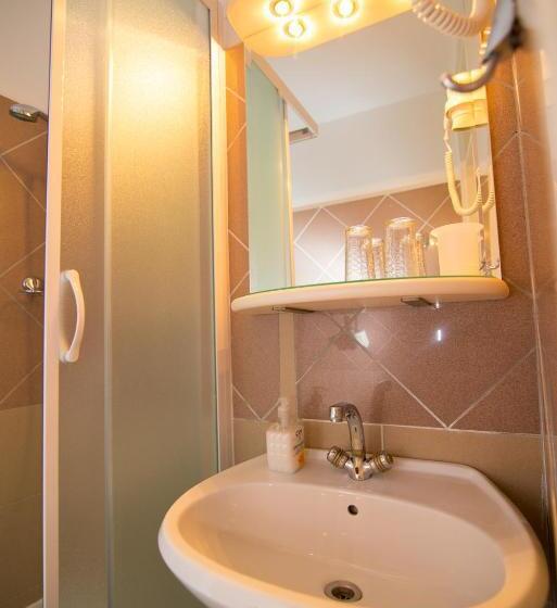 اتاق استاندارد, Bed&breakfast Saturn