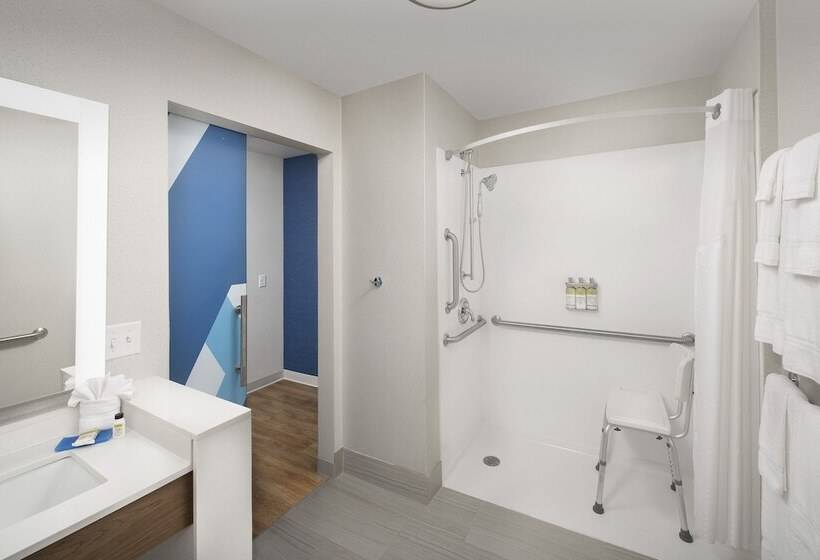 장애인을 위한 스위트, Holiday Inn Express & Suites   North Brunswick, An Ihg