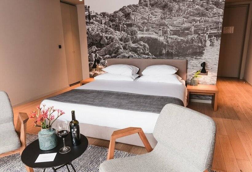 Номер Премиум Вид на Сад, One Suite